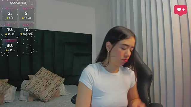 SaraWagner  online show from 09.15.25