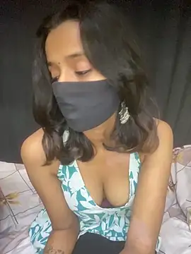 Joy Love Roxie online show from 11.11.25