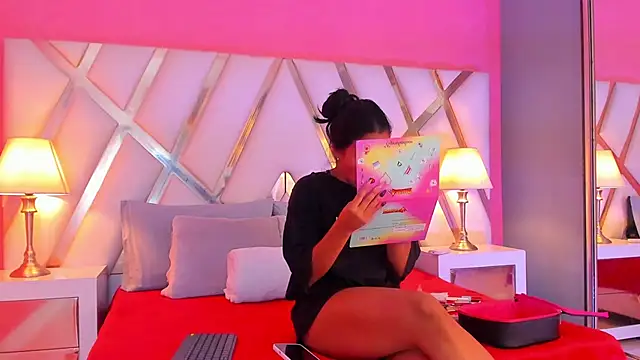 JadeeKhan online show from 10.19.25