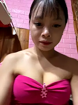 LunaBerry18 online show from 09.19.25