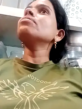 Snapshot of Soniya_pandit chatting on 04.29.26 Soniya pandit online show from 04.29.26