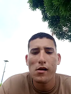 Snapshot of uribe23 chatting on 10.08.25 uribe23 online show from 10.08.25