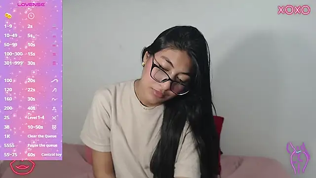 Allison 19   online show from 10.17.25