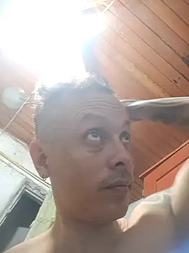 Snapshot of JuceAn14 chatting on 11.18.25 JuceAn14 online show from 11.18.25