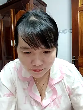  Babyrose  online show from 10.13.25