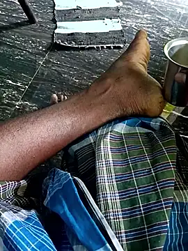 Snapshot of dolphiinn chatting on 10.21.25 dolphiinn online show from 10.21.25