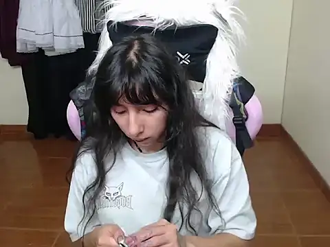 ScarlettShirahoshi online show from 12.18.25