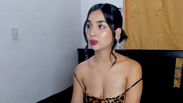 Snapshot of MelyRousee chatting on 09.30.25 MelyRousee online show from 09.30.25