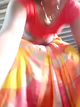 Snapshot of Mohini-xx chatting on 10.21.25 Mohini-xx online show from 10.21.25