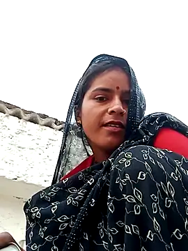 Snapshot of Mohini-xx chatting on 11.10.25 Mohini-xx online show from 11.10.25