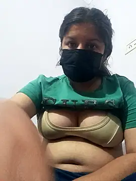 Snapshot of cute_riya098 chatting on 11.06.25 cute riya098 online show from 11.06.25