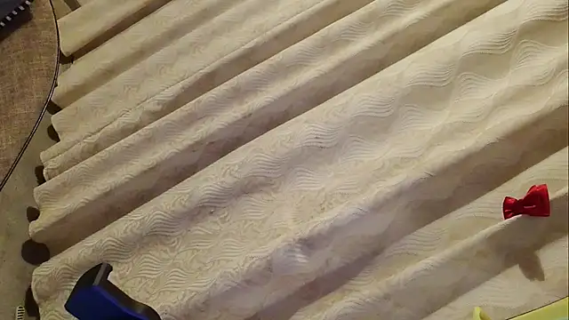 Snapshot of Shi_luo2025 chatting on 09.18.25 Shi luo2025 online show from 09.18.25