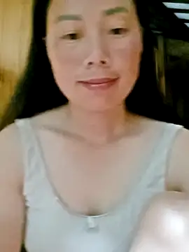 Snapshot of LyyChac chatting on 09.14.25 LyyChac online show from 09.14.25