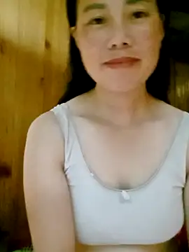Snapshot of LyyChac chatting on 09.16.25 LyyChac online show from 09.16.25