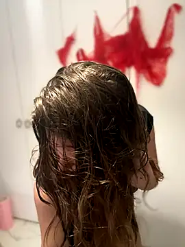 Snapshot of TenderLaGlamor chatting on 10.18.25 TenderLaGlamor online show from 10.18.25