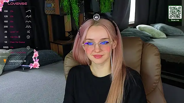 Snapshot of exxxcore_ chatting on 10.14.25 exxxcore online show from 10.14.25