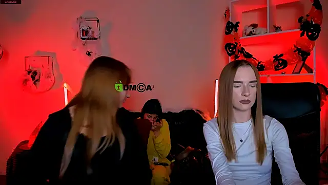 lizzie boom online show from 10.21.25