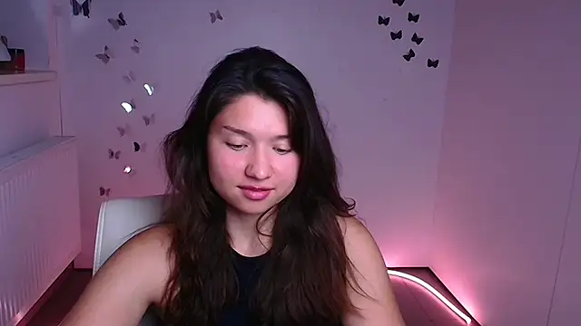 Snapshot of Sandra_Curly chatting on 09.17.25 Sandra Curly online show from 09.17.25