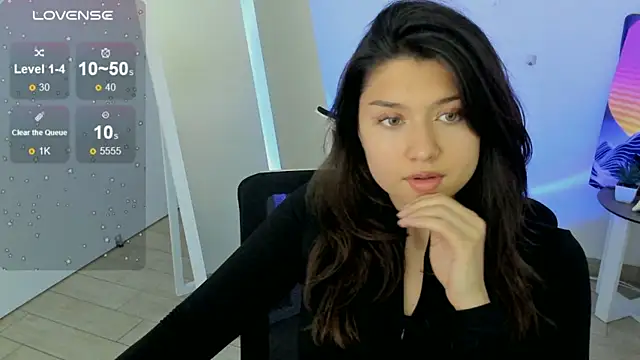 Snapshot of Sandra_Curly chatting on 10.16.25 Sandra Curly online show from 10.16.25