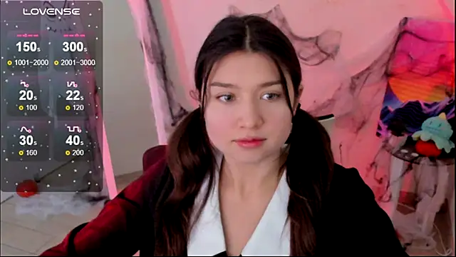 Snapshot of Sandra_Curly chatting on 10.31.25 Sandra Curly online show from 10.31.25