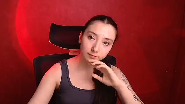 Snapshot of ScarlettVibe_ chatting on 09.24.25 ScarlettVibe online show from 09.24.25