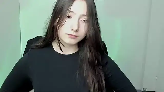 Snapshot of ScarlettVibe_ chatting on 10.10.25 ScarlettVibe online show from 10.10.25