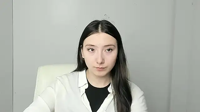 Snapshot of ScarlettVibe_ chatting on 10.17.25 ScarlettVibe online show from 10.17.25