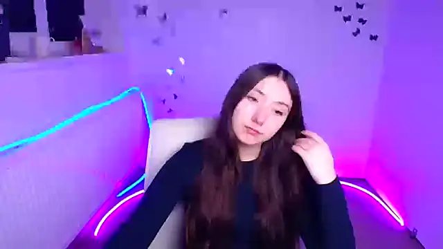 Snapshot of ScarlettVibe_ chatting on 10.19.25 ScarlettVibe online show from 10.19.25