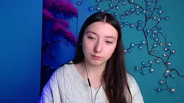 Snapshot of ScarlettVibe_ chatting on 10.20.25 ScarlettVibe online show from 10.20.25