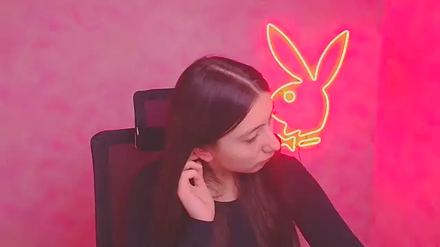 Snapshot of ScarlettVibe_ chatting on 10.22.25 ScarlettVibe online show from 10.22.25