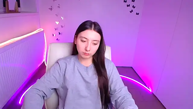 Snapshot of ScarlettVibe_ chatting on 10.29.25 ScarlettVibe online show from 10.29.25