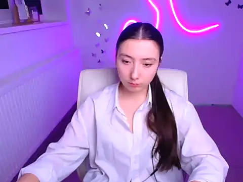 Snapshot of ScarlettVibe_ chatting on 10.31.25 ScarlettVibe online show from 10.31.25