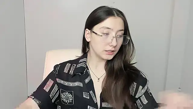 Snapshot of ScarlettVibe_ chatting on 11.02.25 ScarlettVibe online show from 11.02.25