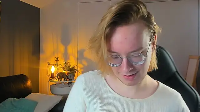 Amanda Butlerr online show from 10.18.25