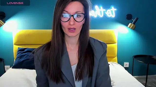 Joan Nelson online show from 01.12.26