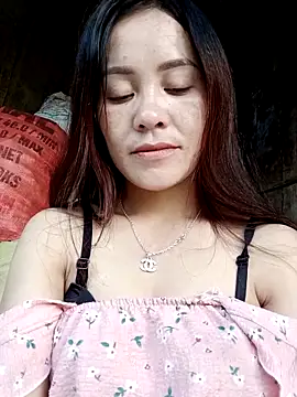 Snapshot of TinTim02 chatting on 10.18.25 TinTim02 online show from 10.18.25