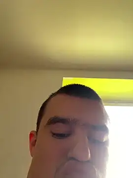 Snapshot of pussyhunter323557 chatting on 10.11.25 pussyhunter323557 online show from 10.11.25