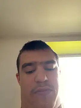 Snapshot of pussyhunter323557 chatting on 11.05.25 pussyhunter323557 online show from 11.05.25