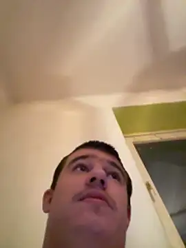 Snapshot of pussyhunter323557 chatting on 11.17.25 pussyhunter323557 online show from 11.17.25