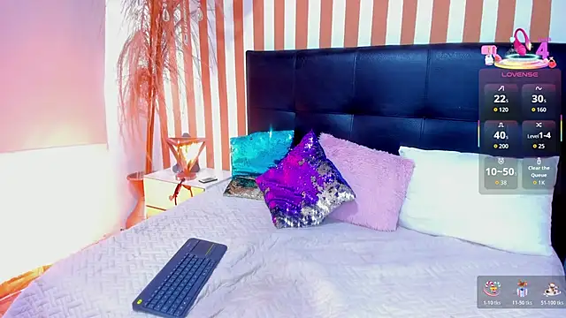 LunaToledo online show from 11.19.25