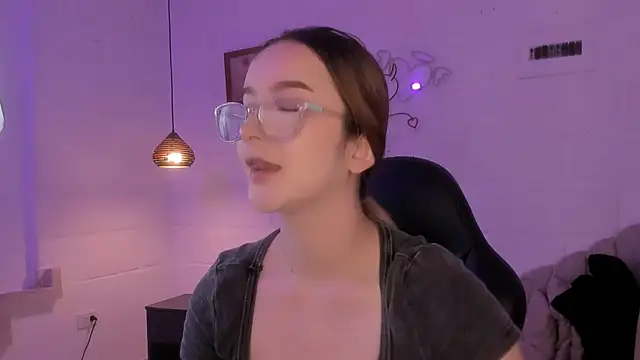 Snapshot of kristal_joi_dl chatting on 09.10.25 kristal joi dl online show from 09.10.25