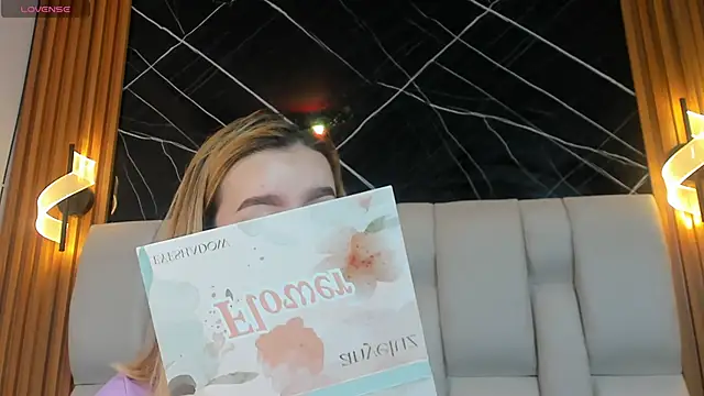 Snapshot of kristal_joi_dl chatting on 11.06.25 kristal joi dl online show from 11.06.25