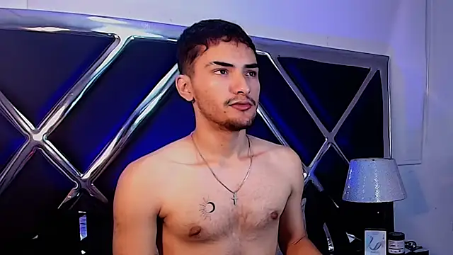 AlekRuizx online show from 11.11.25