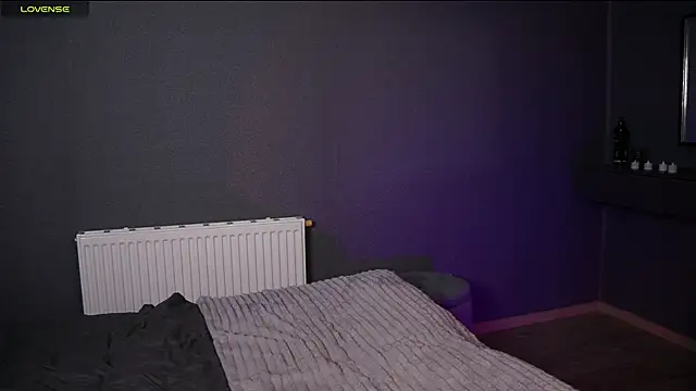 Snapshot of DanasWhisper chatting on 10.23.25 DanasWhisper online show from 10.23.25