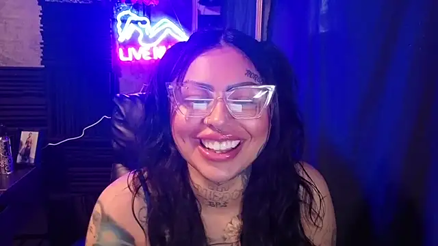 chicanachic13 online show from 12.13.25