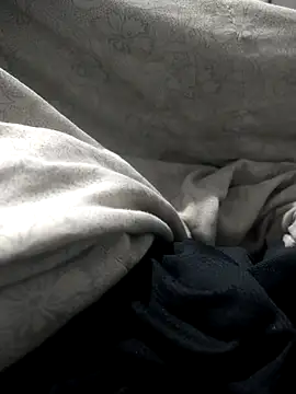 Snapshot of Hrickew chatting on 09.26.25 Hrickew online show from 09.26.25