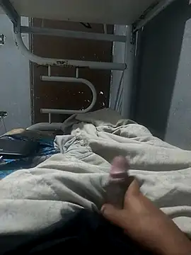 Snapshot of Hrickew chatting on 10.10.25 Hrickew online show from 10.10.25