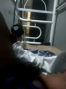 Snapshot of Hrickew chatting on 10.17.25 Hrickew online show from 10.17.25