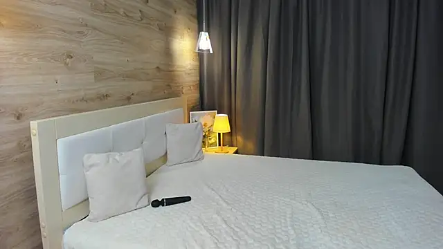 Babyy Lynaa online show from 10.15.25