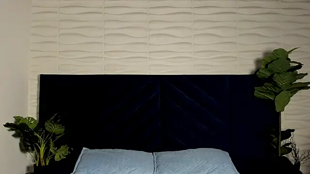 Snapshot of AustinJones_ chatting on 10.29.25 AustinJones online show from 10.29.25